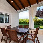 Villa Whitestone *
