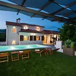 Whitestone Villa
