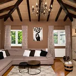 Villa Whitestone *