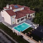 Whitestone * Sibenik