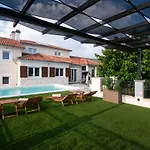 Whitestone Villa