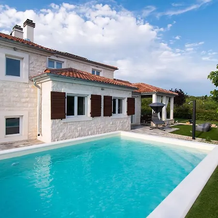 Villa Whitestone *