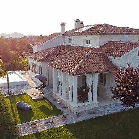 Whitestone Villa *