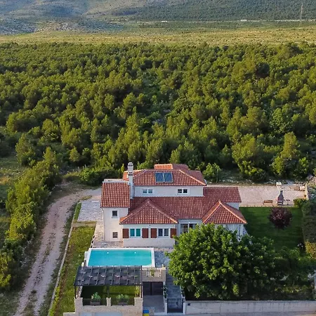 Villa Whitestone